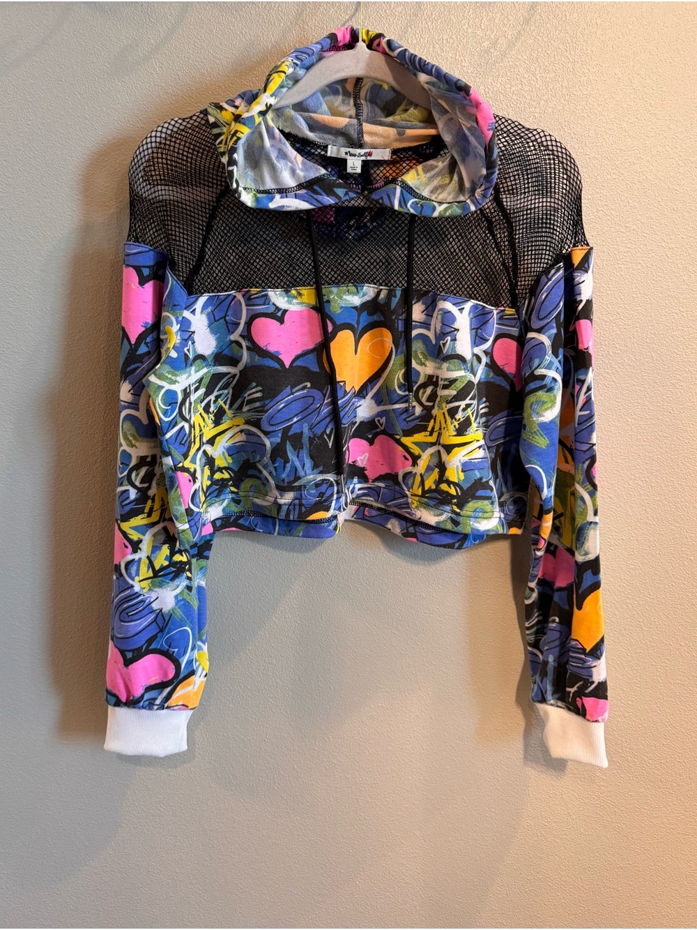 Cropped Graffiti Heart Hoodie with Mesh - Multicolor